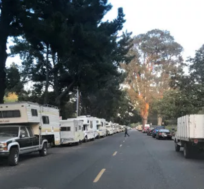 旧金山 | 抗议声浪强烈 山景城最终否决城市街道上房车停放的禁令
