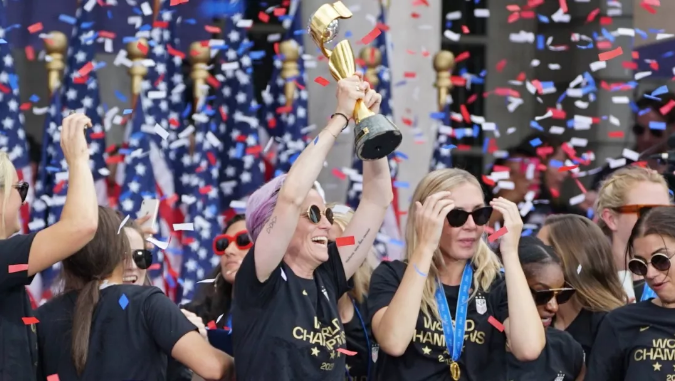 洛杉矶|  丢人！世界杯冠军美国女足来LA庆祝! 结果酒店被窃, 奖牌戒指全被偷走！
