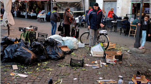 罗马垃圾场整修致街头垃圾成灾 或有疾病传播隐患