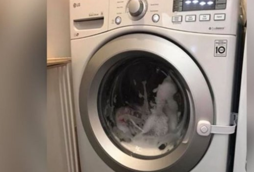 爬进洗衣机 3岁童“被洗2分钟”吓坏