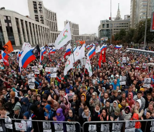 争取公平选举权 莫斯科爆发2011年以来最大抗议 5万人参与