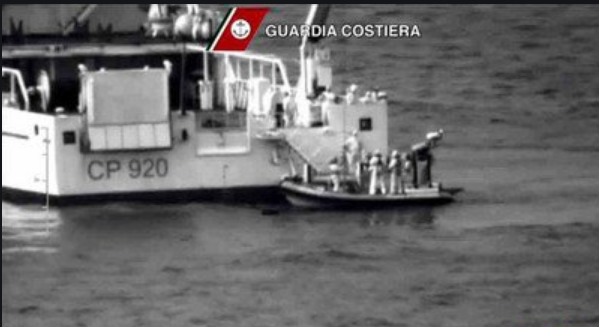 意大利海岸附近发生船只倾覆事故 18名移民遇难