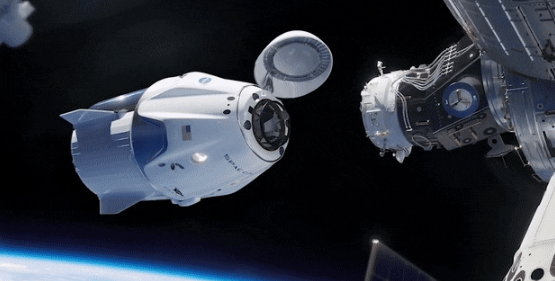 SpaceX龙飞船与国际空间站对接，航天员进入空间站生活！