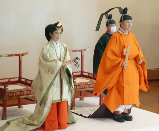 日本皇宫举行仪式 宣告天皇弟弟为第一皇位继承人！