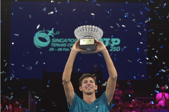 新加坡赛波佩林2-1布勃利克 拿下首个ATP250冠军！