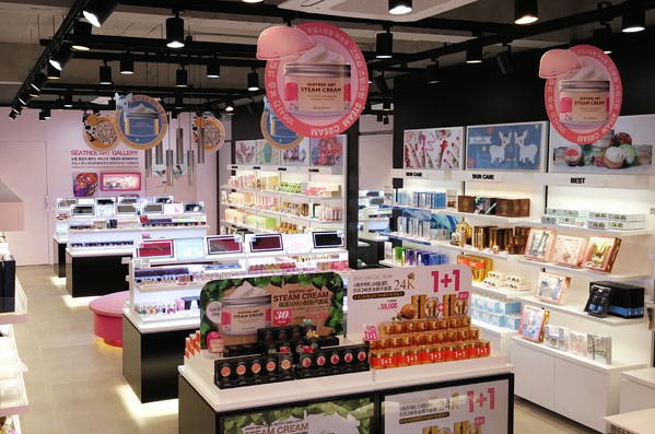 韩国化妆品店去年倒闭率高达28.8%，路边化妆品店转变销售渠道自救！