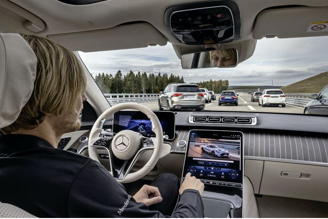 奔驰在德国荣获全球首个L3自动驾驶系统国际认证！