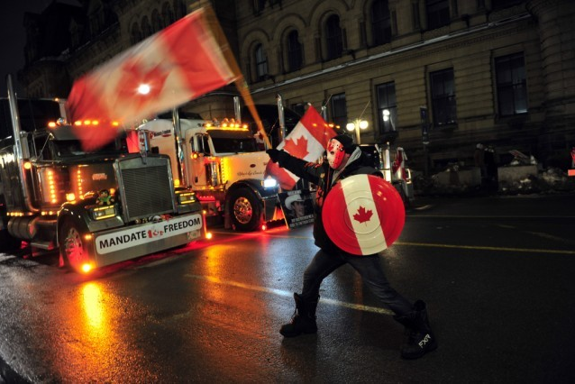 加拿大首都所在省进入紧急状态！这个邻国脱不了干系！