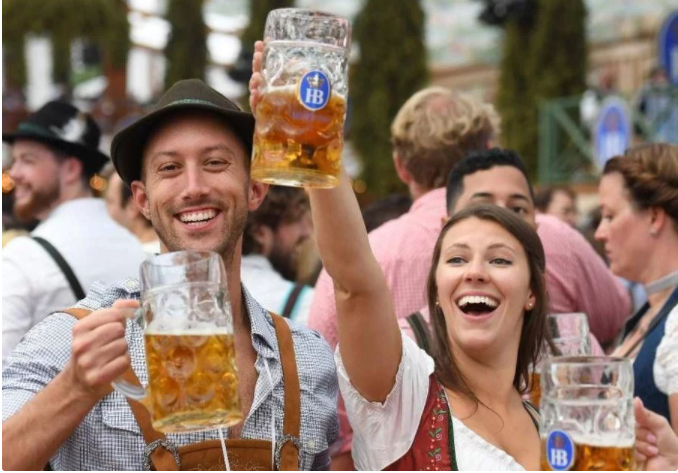 因疫情停办两年后，德国慕尼黑啤酒节回归！