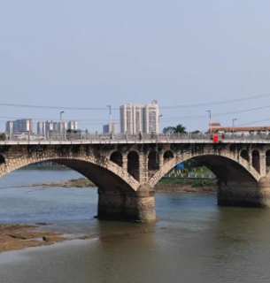 钦州一桥见证城市变迁！它曾作为主城区唯一的跨江桥梁…
